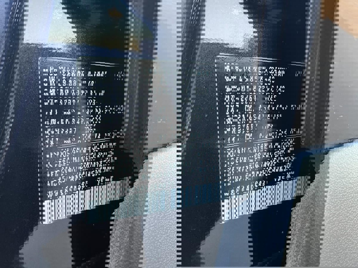 Used 2017 Volkswagen Tiguan Limited w/ Premium Package image 18