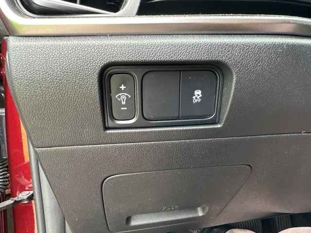 Certified 2025 Kia Sorento LX FWD image 40