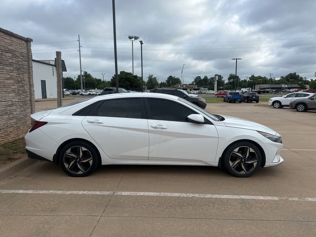 Used 2023 Hyundai Elantra SEL w/ Convenience Package FWD image 4