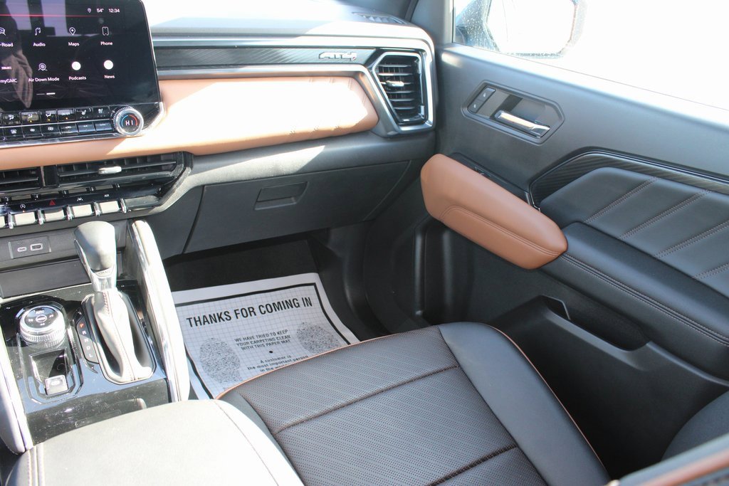Used 2023 GMC Canyon AT4 image 33
