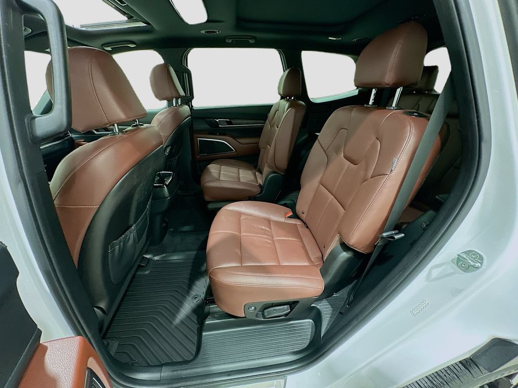 Used 2024 Kia Telluride SX w/ Towing Package FWD image 24