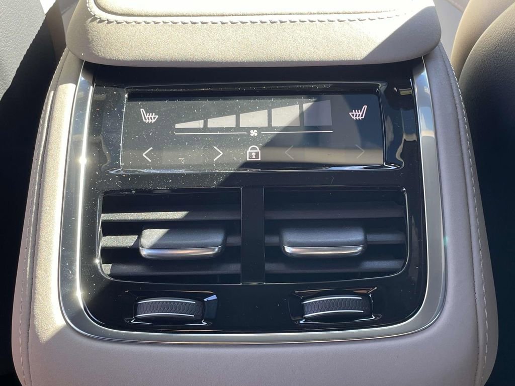 New 2026 Volvo XC90 B6 Plus w/ Protection Package Premier image 4