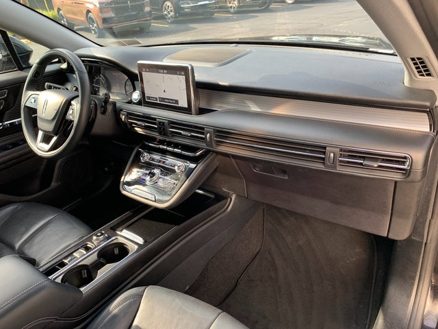 Used 2022 Lincoln Corsair AWD w/ Premium Package image 13
