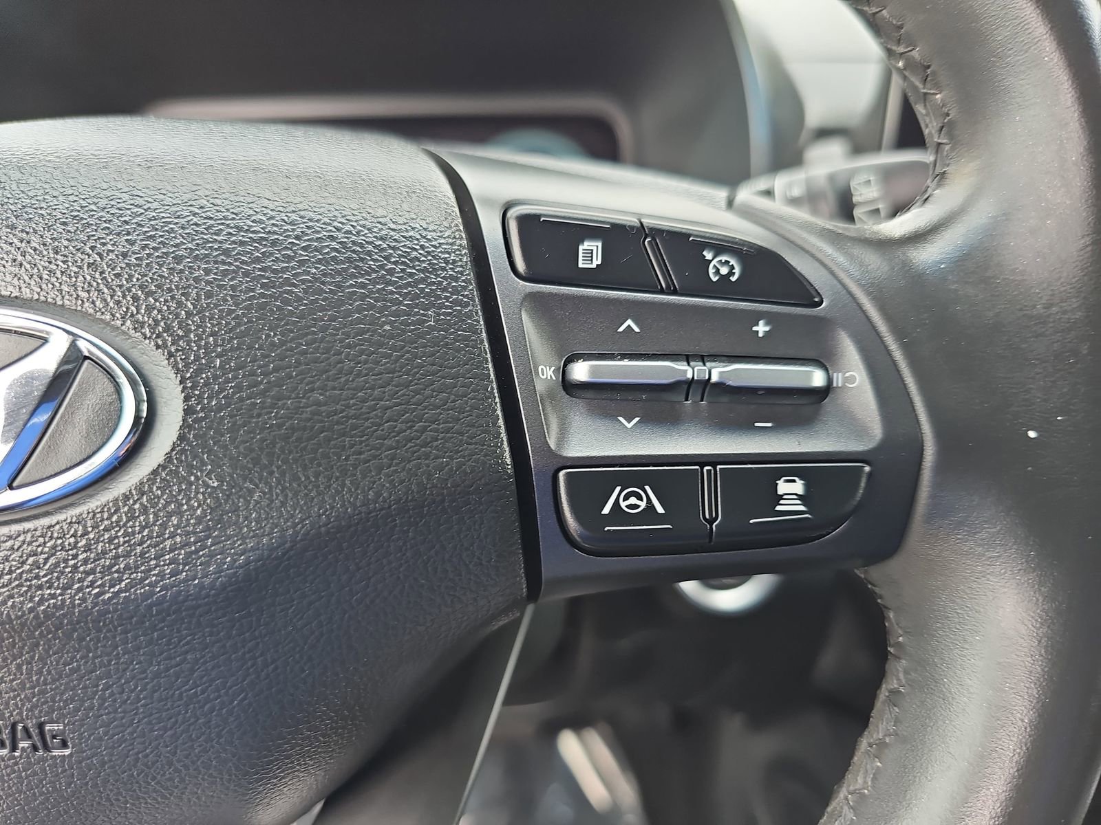 Used 2022 Hyundai Kona Limited FWD image 17