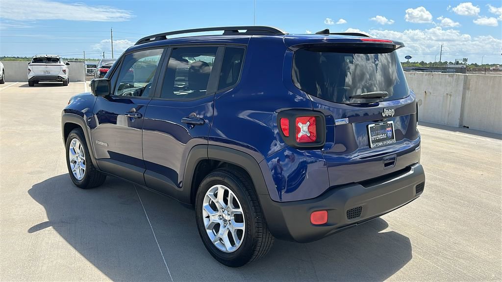 Used 2018 Jeep Renegade Latitude w/ Popular Equipment Group image 10