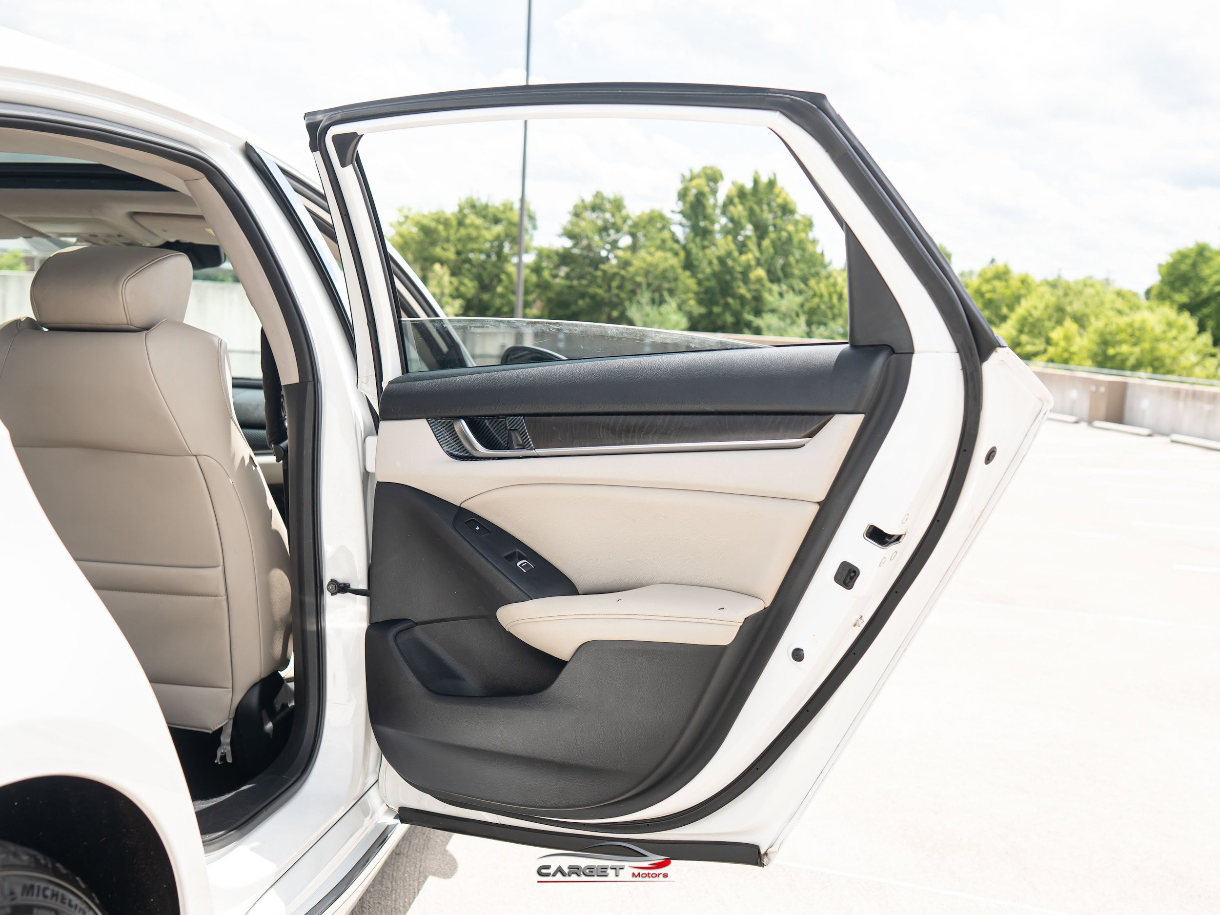 Used 2019 Honda Accord Touring image 42