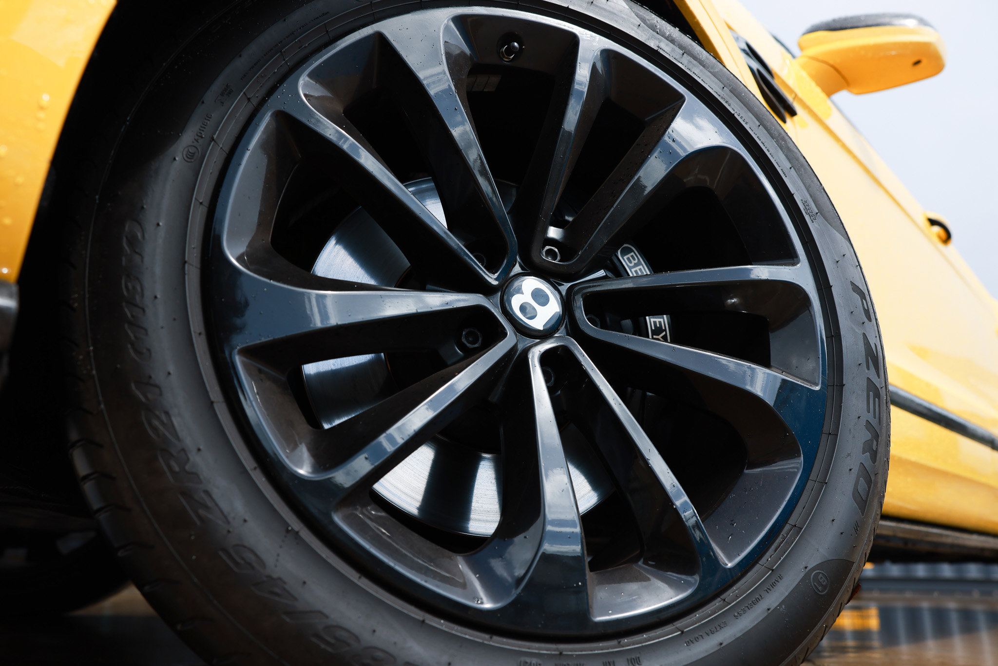 Used 2017 Bentley Bentayga image 44