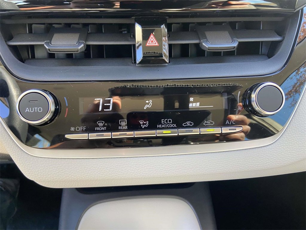Used 2025 Toyota Corolla LE image 23