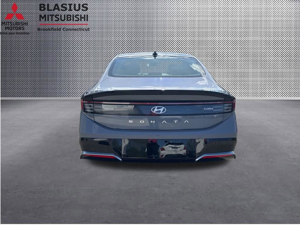 Used 2025 Hyundai Sonata SEL FWD image 9