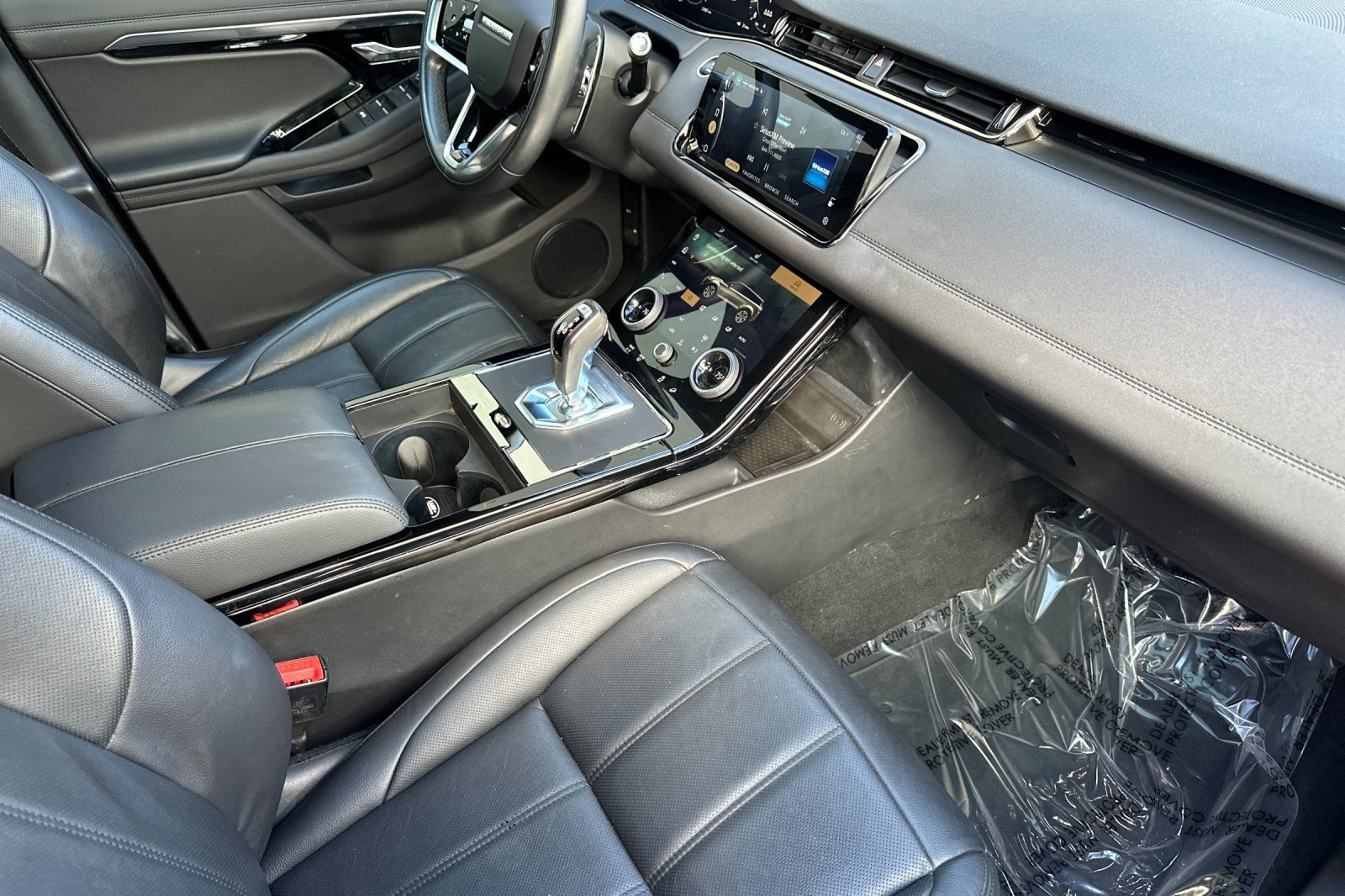 Used 2022 Land Rover Range Rover Evoque R-Dynamic SE image 32