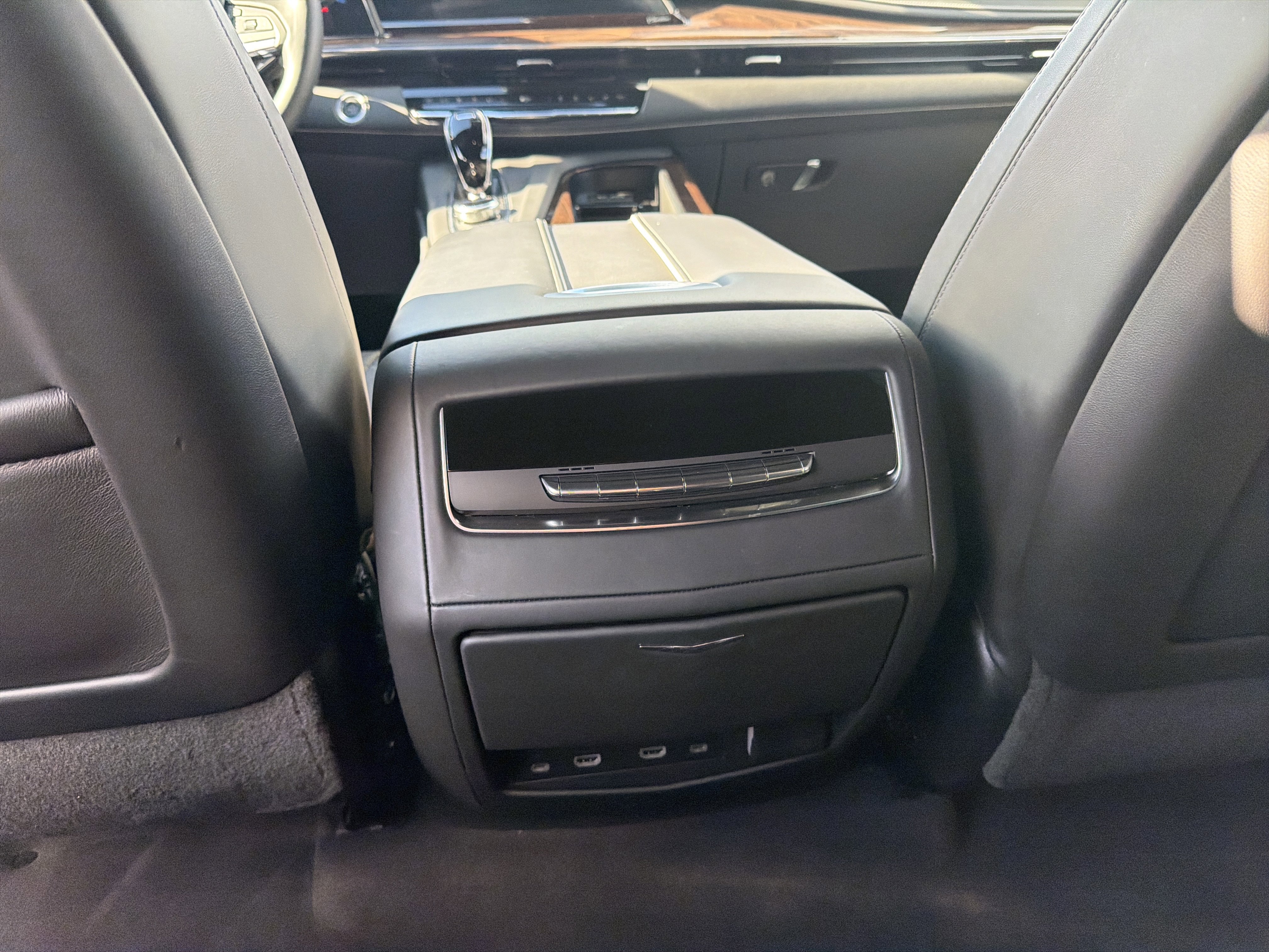 Used 2022 Cadillac Escalade ESV Premium Luxury Platinum image 28