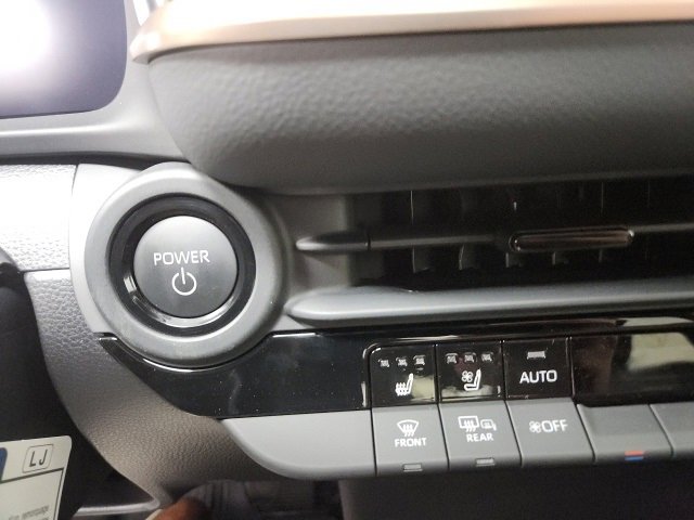 New 2026 Toyota Crown Platinum image 30