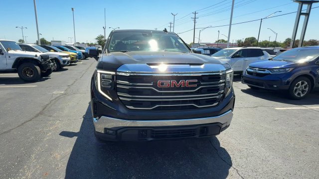 Used 2022 GMC Sierra 1500 SLT w/ Max Trailering Package AWD/4WD image 3