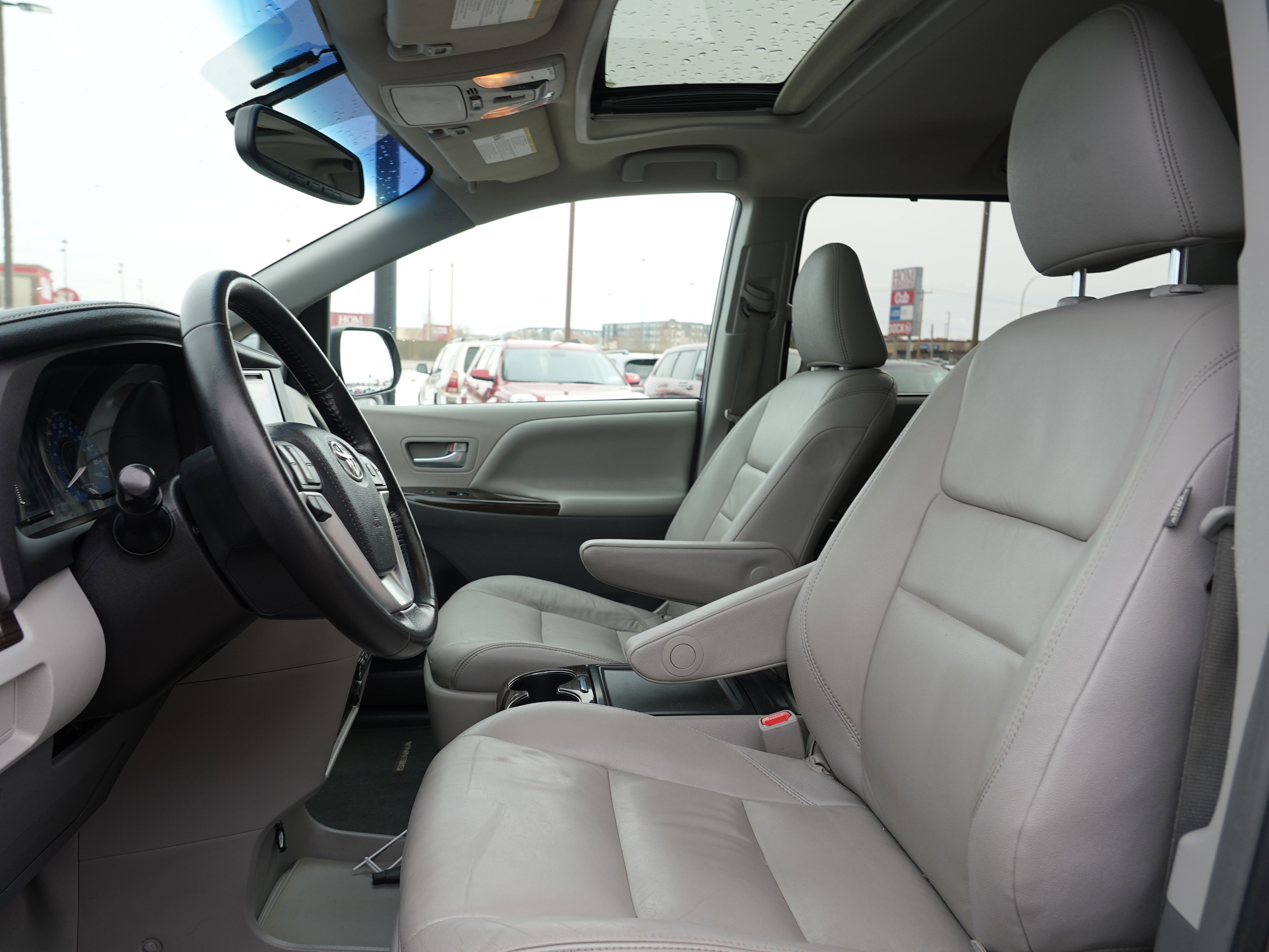 Used 2016 Toyota Sienna XLE AWD/4WD image 10