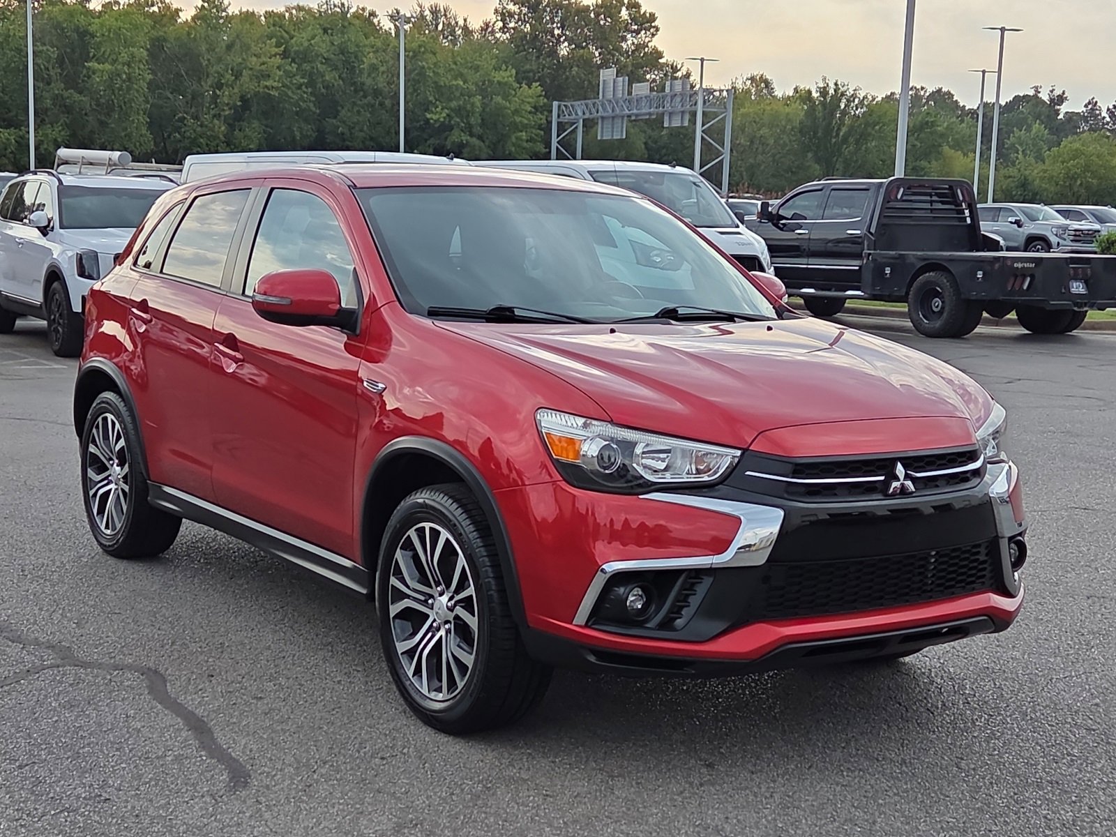 Used 2018 Mitsubishi Outlander Sport ES image 1