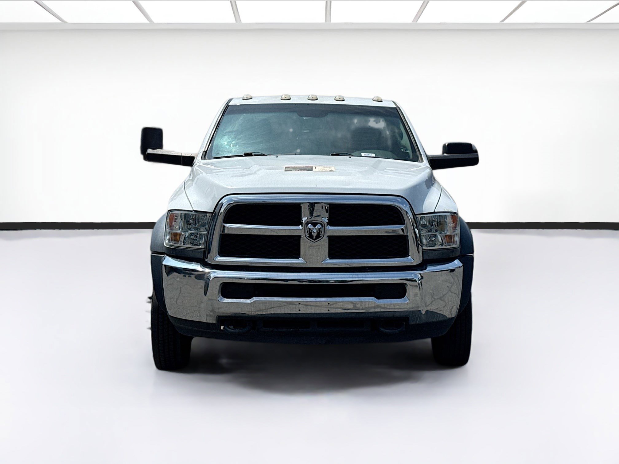 Used 2018 RAM 5500 Tradesman w/ Power & Remote Entry Group image 2