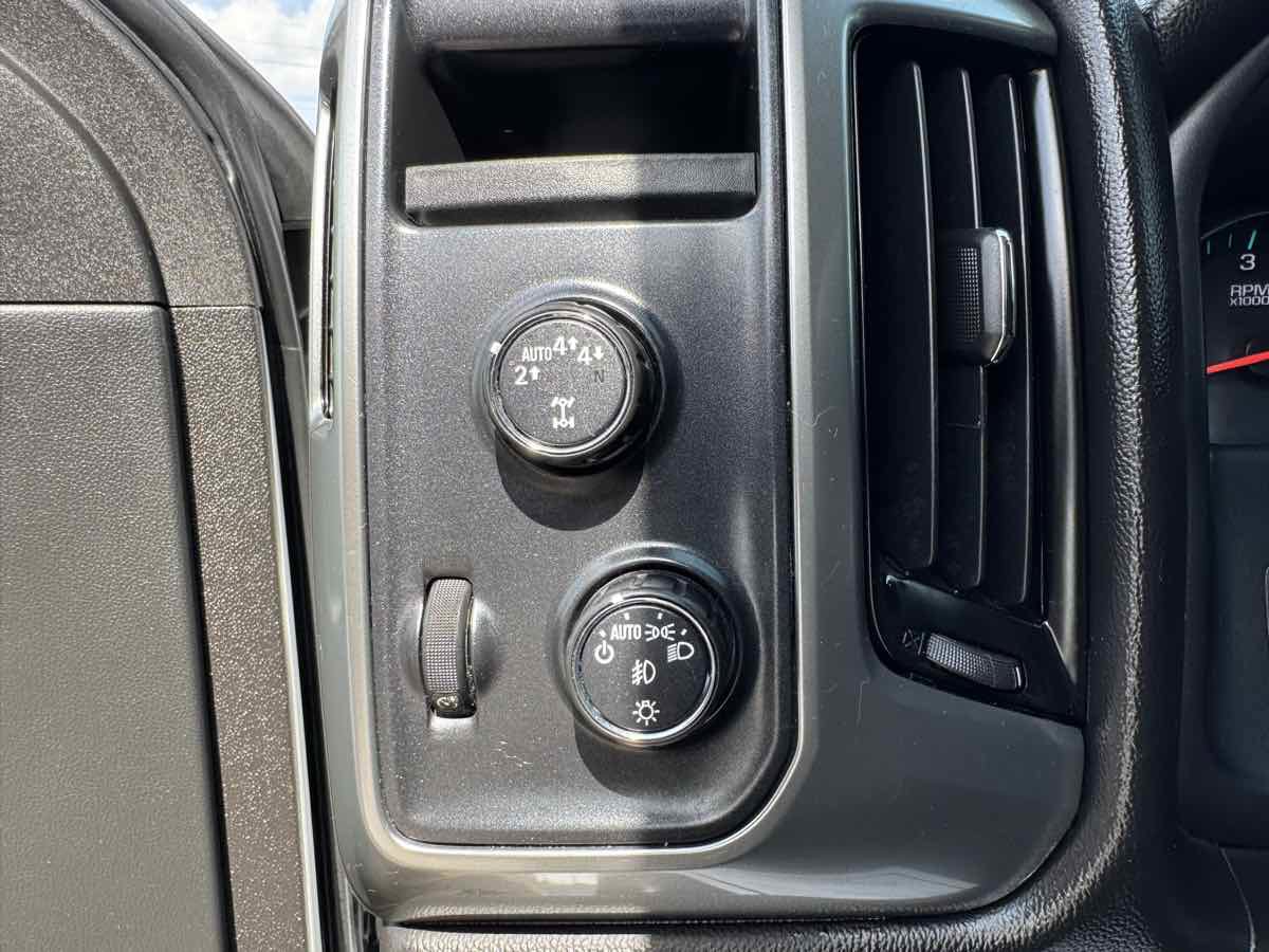 Used 2017 Chevrolet Silverado 1500 LT w/ All Star Edition image 10