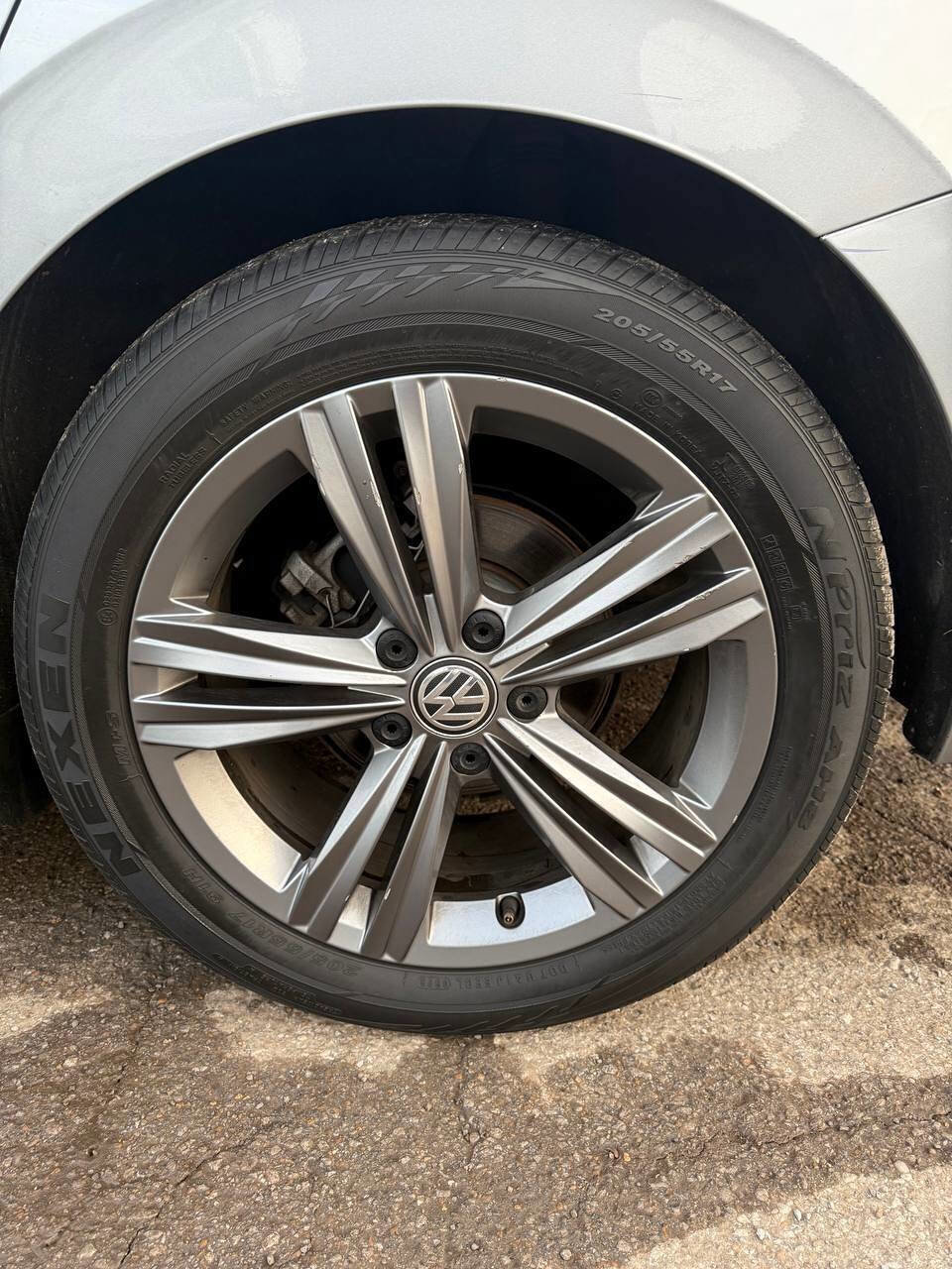 Used 2021 Volkswagen Jetta R-Line w/ R-Line Cold Weather Package image 27