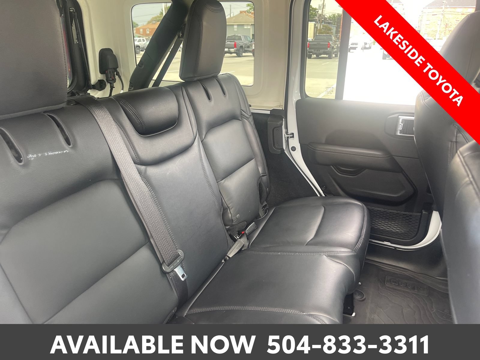 Used 2023 Jeep Wrangler Unlimited Sahara AWD/4WD image 18