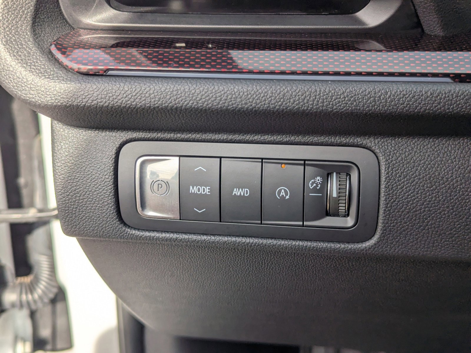 Used 2025 Chevrolet Traverse RS image 32