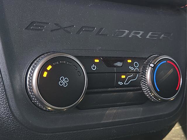 Used 2025 Ford Explorer ST-Line w/ ST-Line Street Pack AWD/4WD image 16