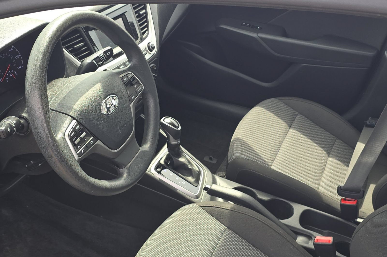 Used 2021 Hyundai Accent SE FWD image 7