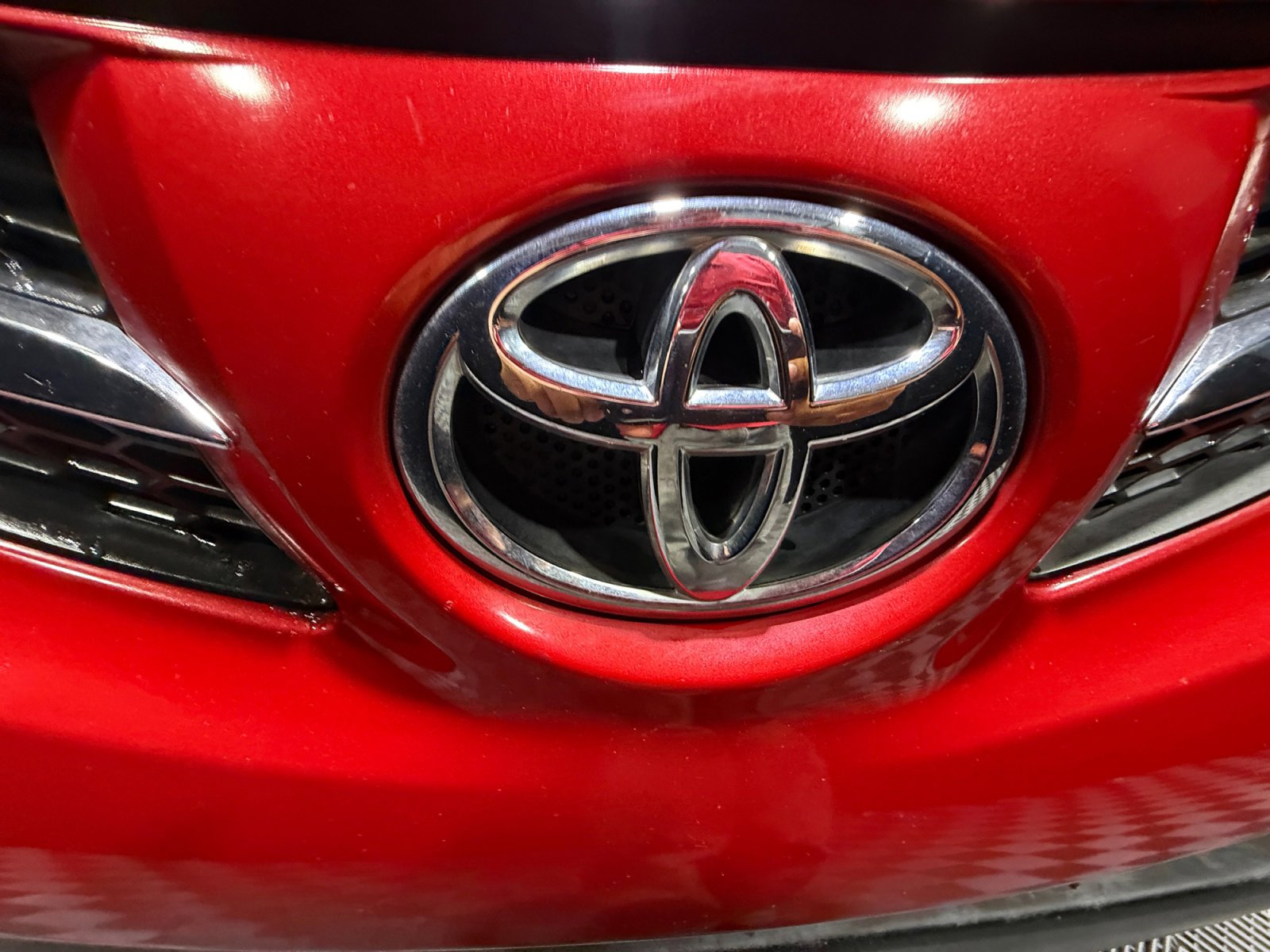 Used 2013 Toyota RAV4 XLE image 23