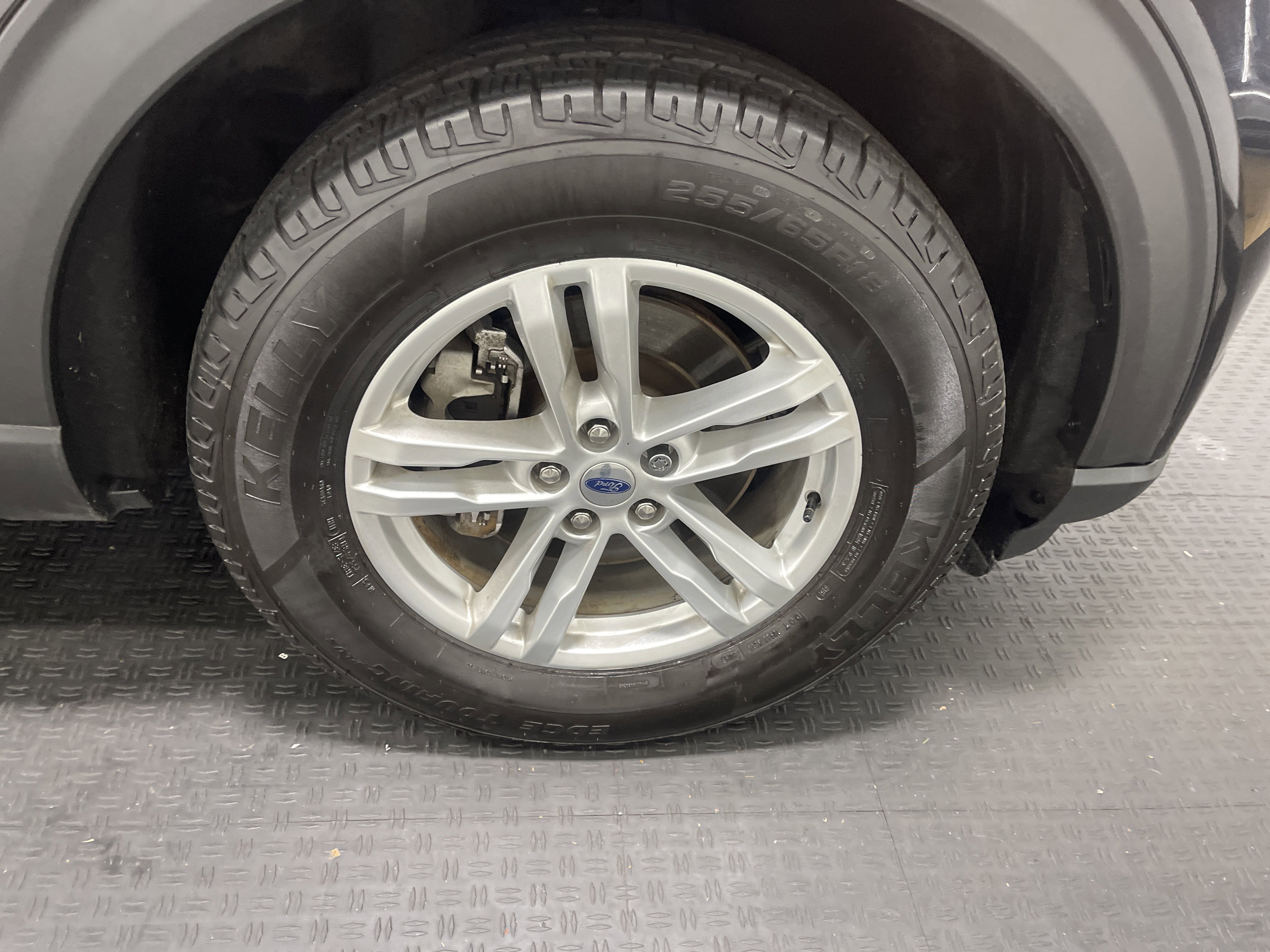 Used 2022 Ford Explorer XLT w/ Equipment Group 202A AWD/4WD image 28