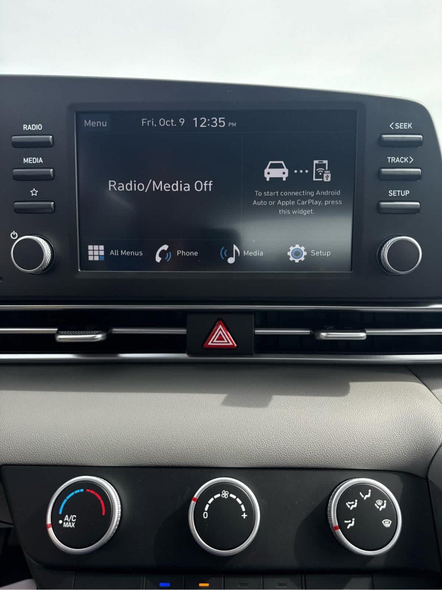 New 2026 Hyundai Elantra SE FWD image 32