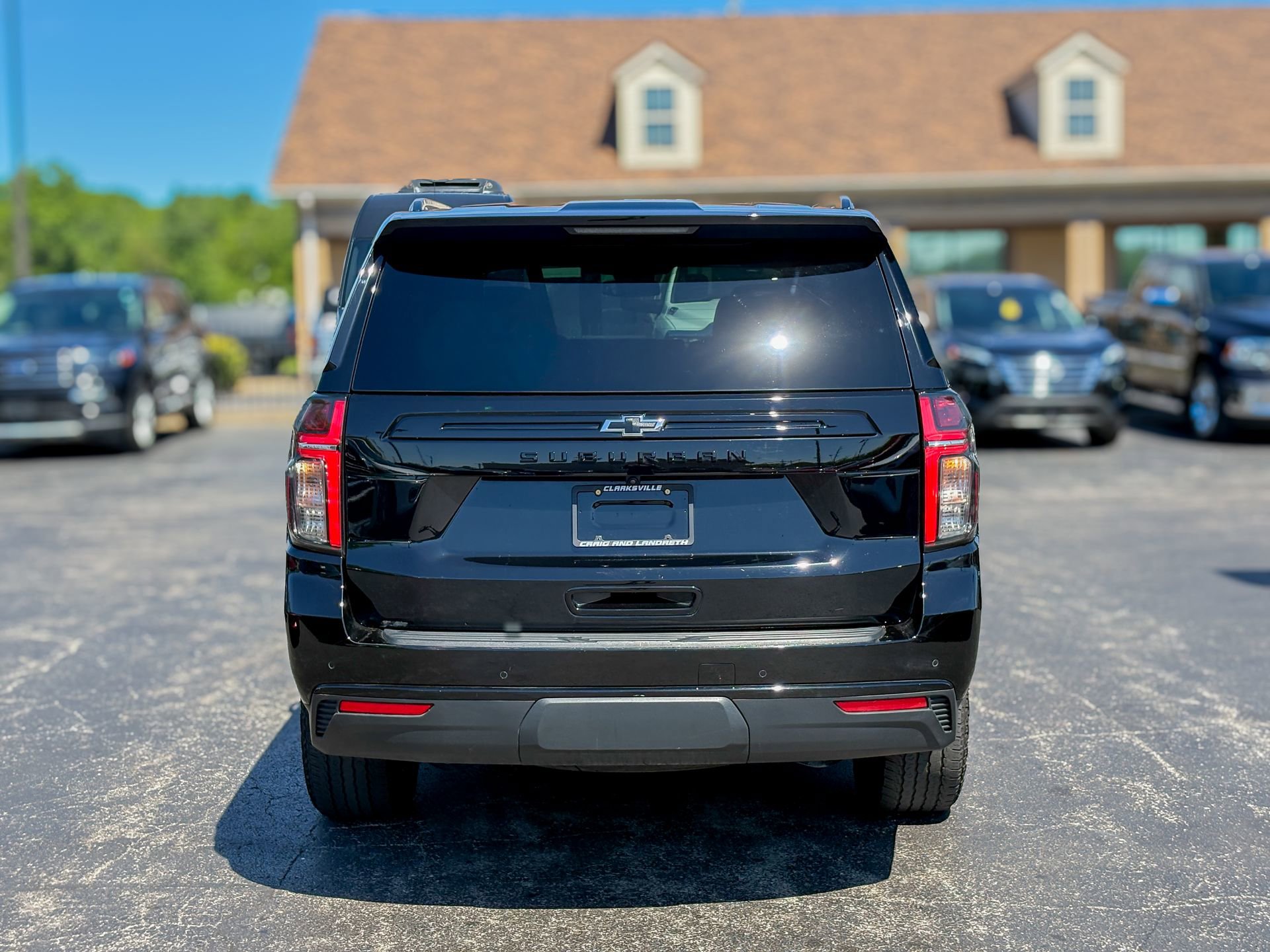 Used 2024 Chevrolet Suburban Z71 w/ Luxury Package AWD/4WD image 14