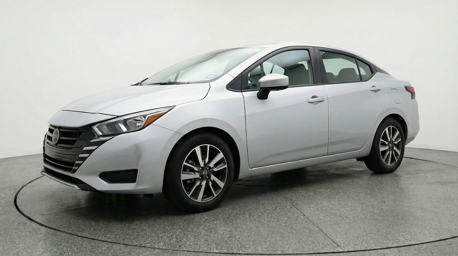 Used 2025 Nissan Versa SV image 3