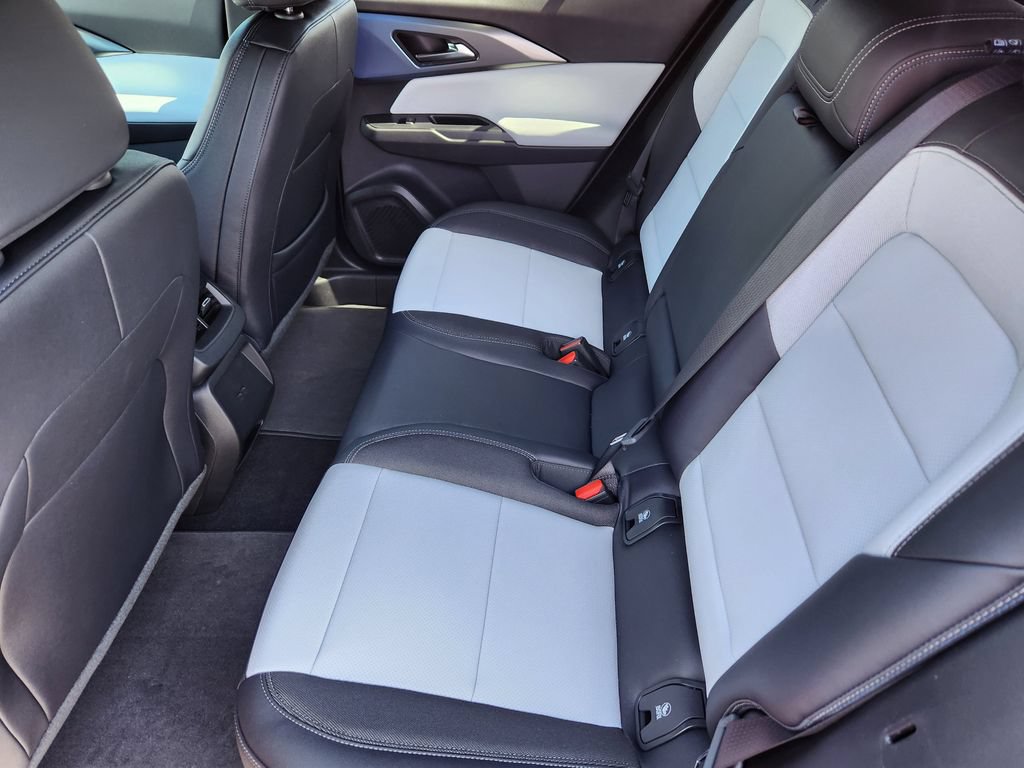New 2026 Chevrolet Equinox EV LT AWD/4WD image 9
