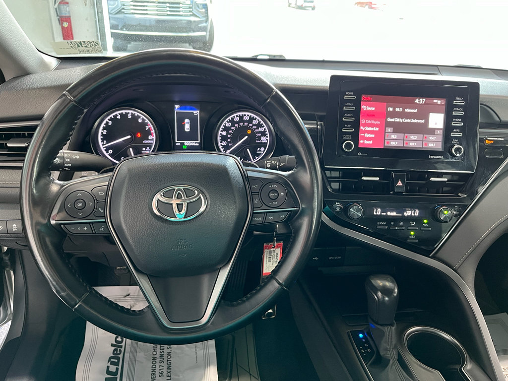 Used 2023 Toyota Camry SE FWD image 15