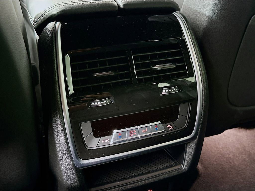 Used 2025 BMW X5 M60i image 32