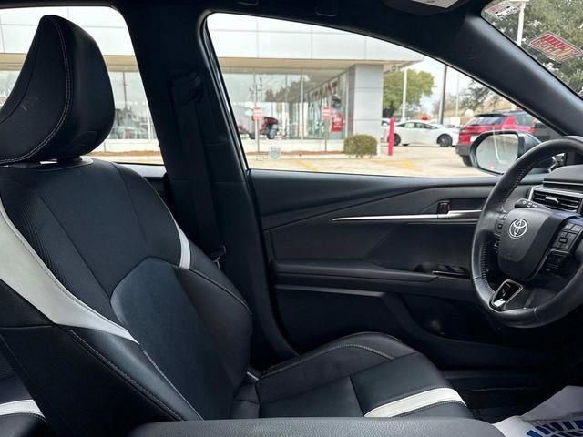 Used 2025 Toyota Camry SE w/ Convenience Package image 62