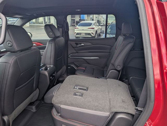 New 2026 Chevrolet Traverse RS w/ LPO, Floor Liner Package image 9