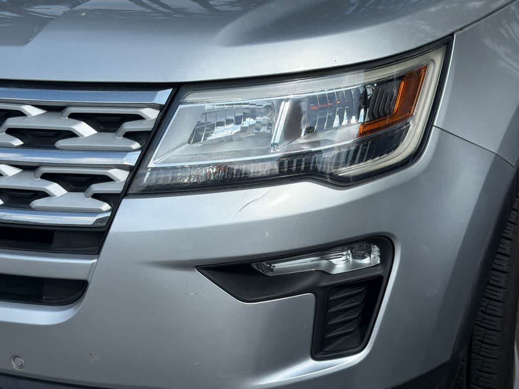 Used 2018 Ford Explorer XLT w/ Equipment Group 202A FWD image 9