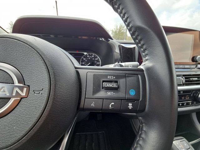 Certified 2025 Nissan Pathfinder SV image 12