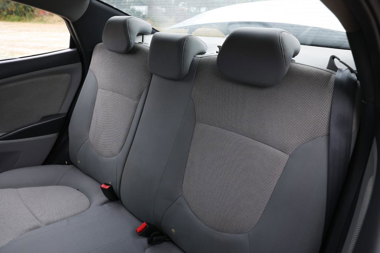 Used 2013 Hyundai Accent GLS image 8