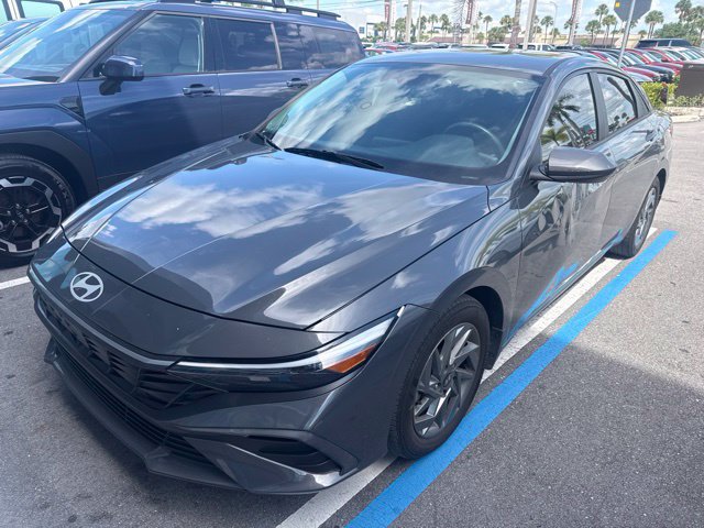 Used 2024 Hyundai Elantra SEL FWD image 1