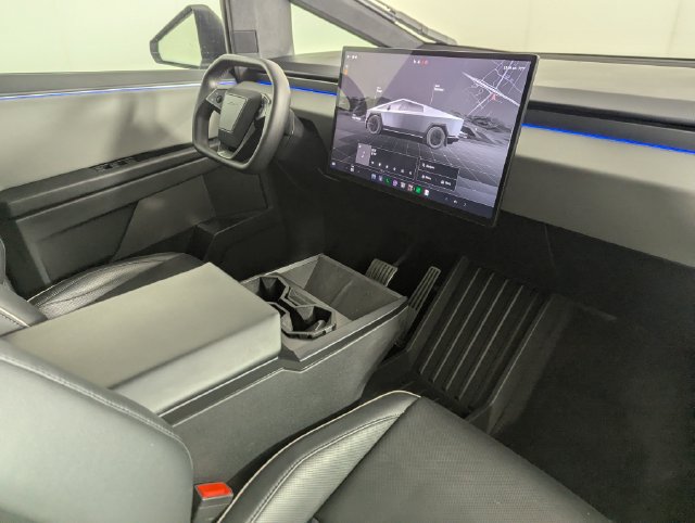 Used 2025 Tesla Cybertruck AWD Crew Cab image 22