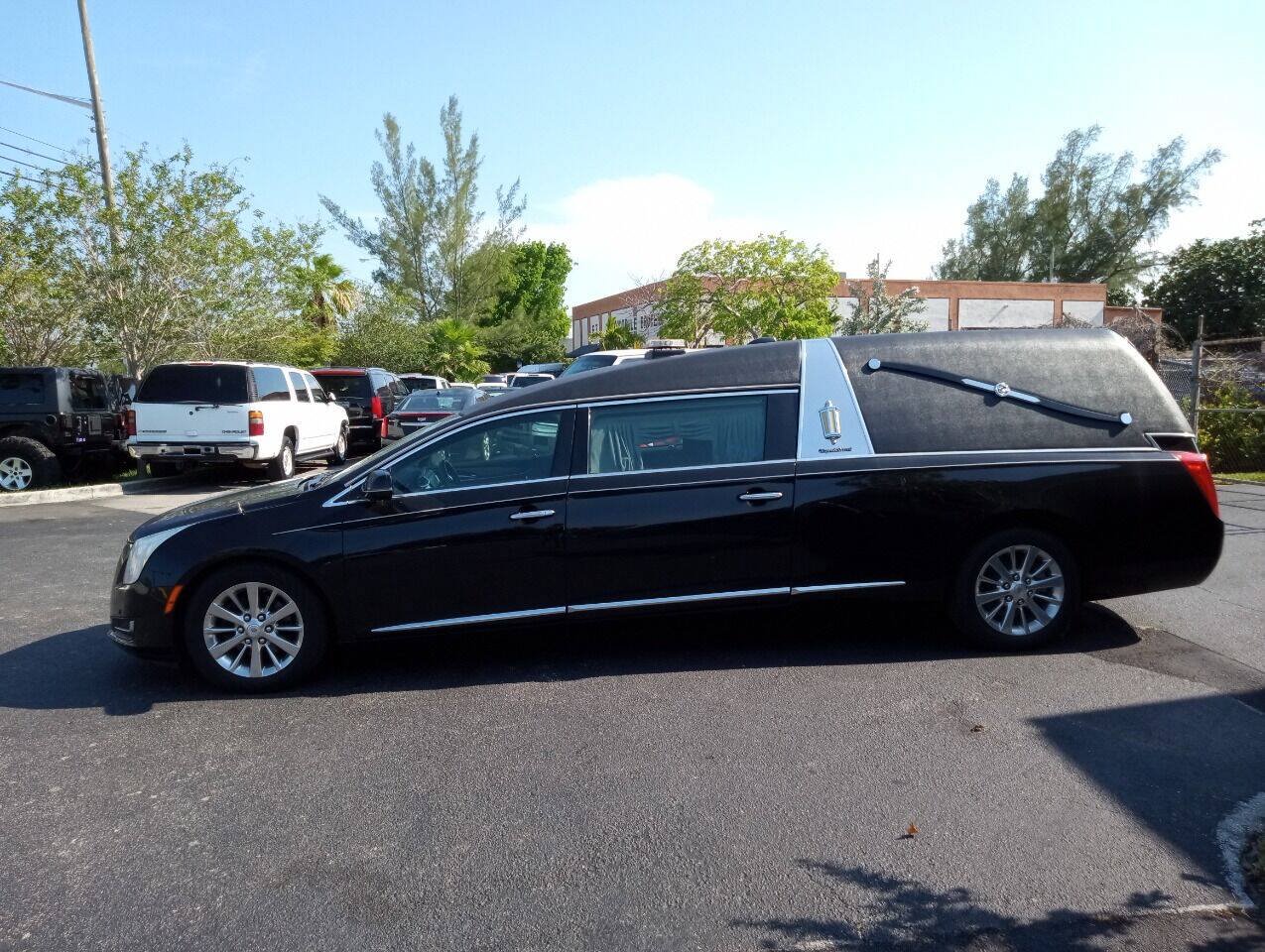 Used 2015 Cadillac XTS Hearse FWD image 2