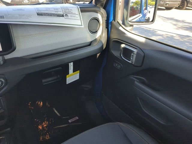 New 2025 Jeep Gladiator Sport AWD/4WD image 15