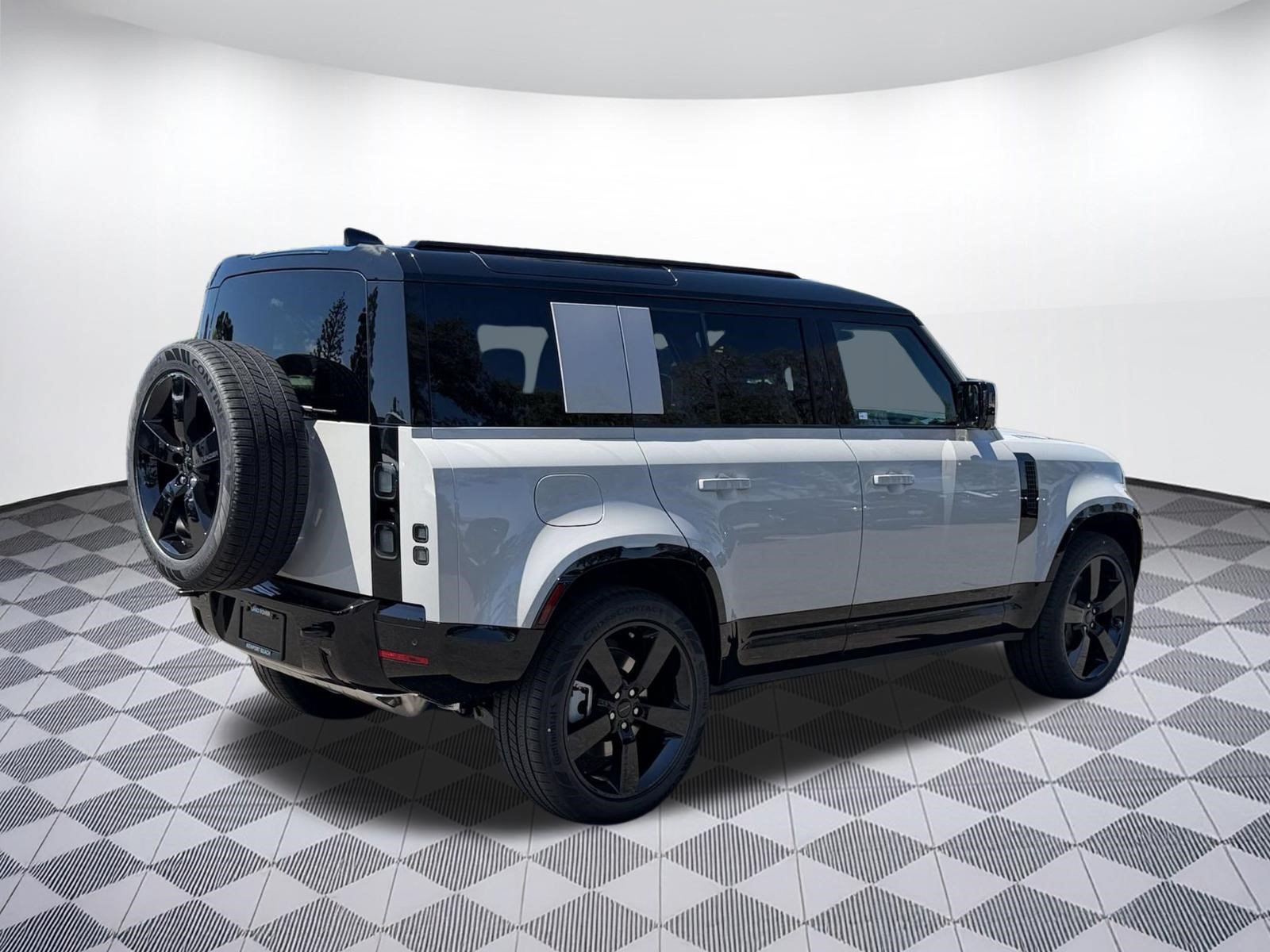 New 2026 Land Rover Defender 110 X-Dynamic SE AWD/4WD image 9