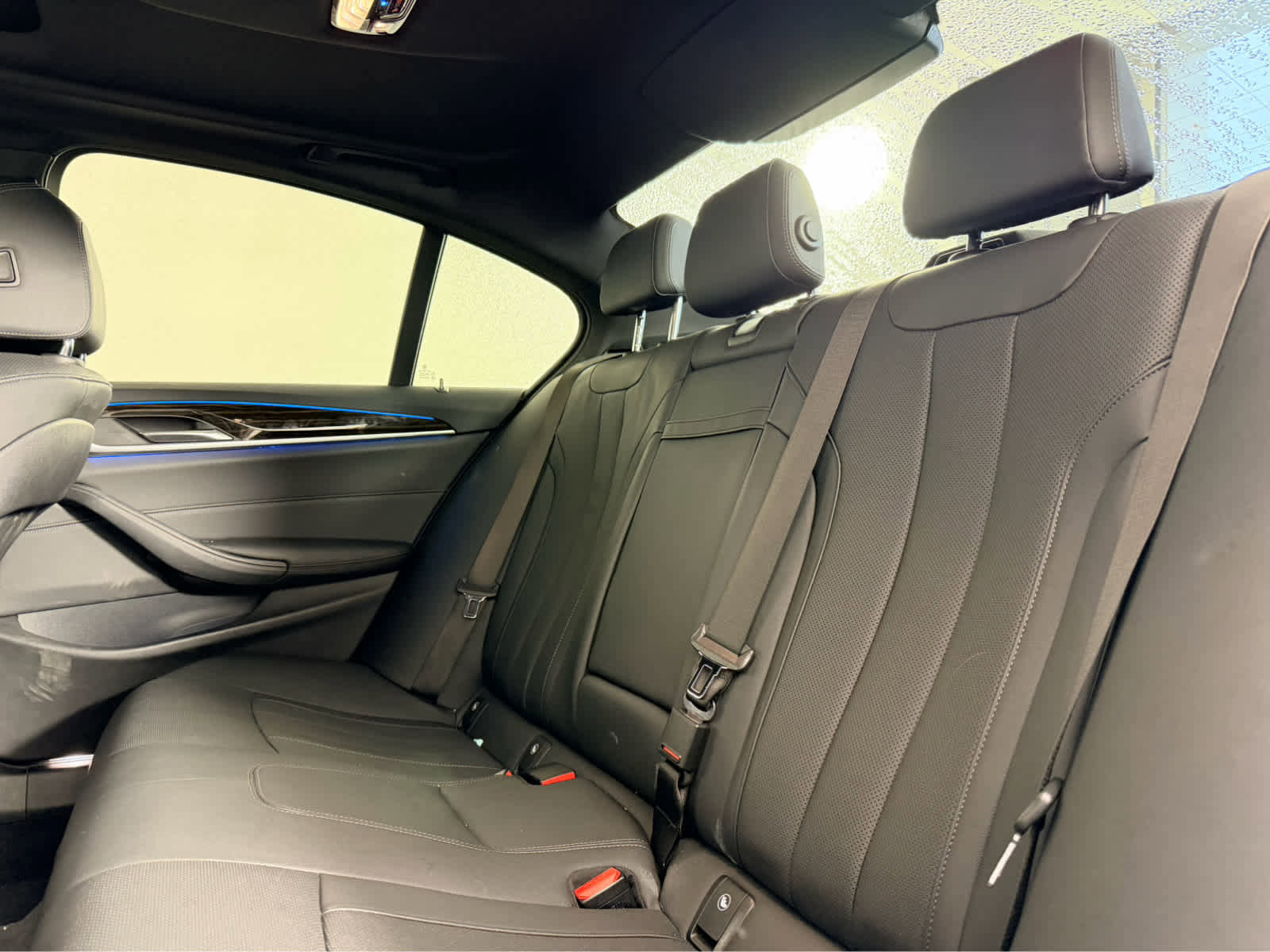 Used 2023 BMW 530e w/ Convenience Package image 16