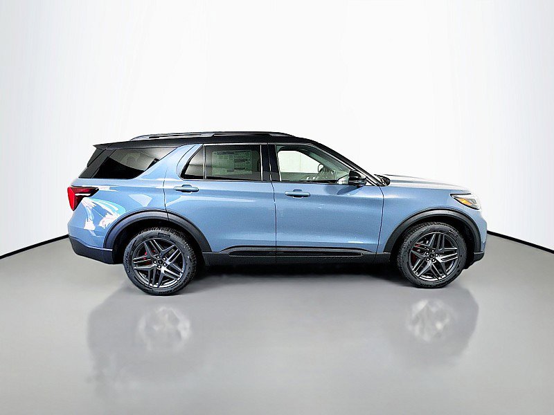 New 2025 Ford Explorer ST-Line w/ Premium Package AWD/4WD image 8