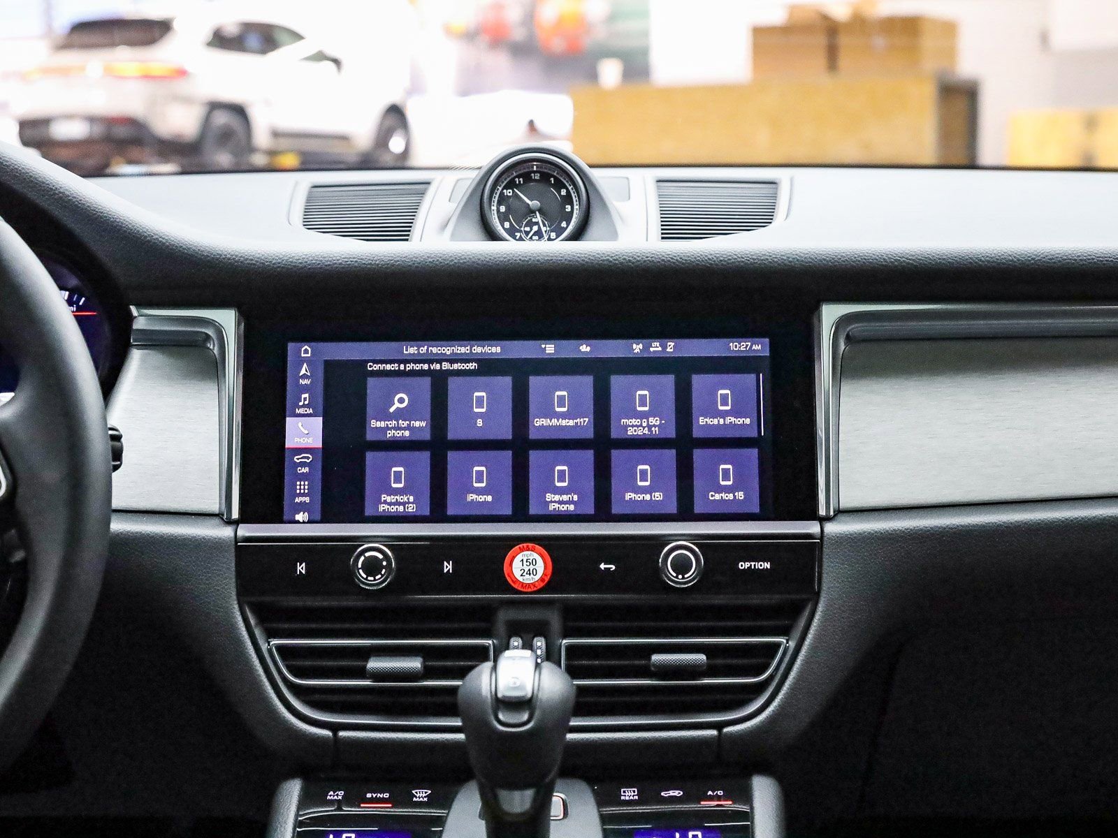 Certified 2025 Porsche Macan image 18