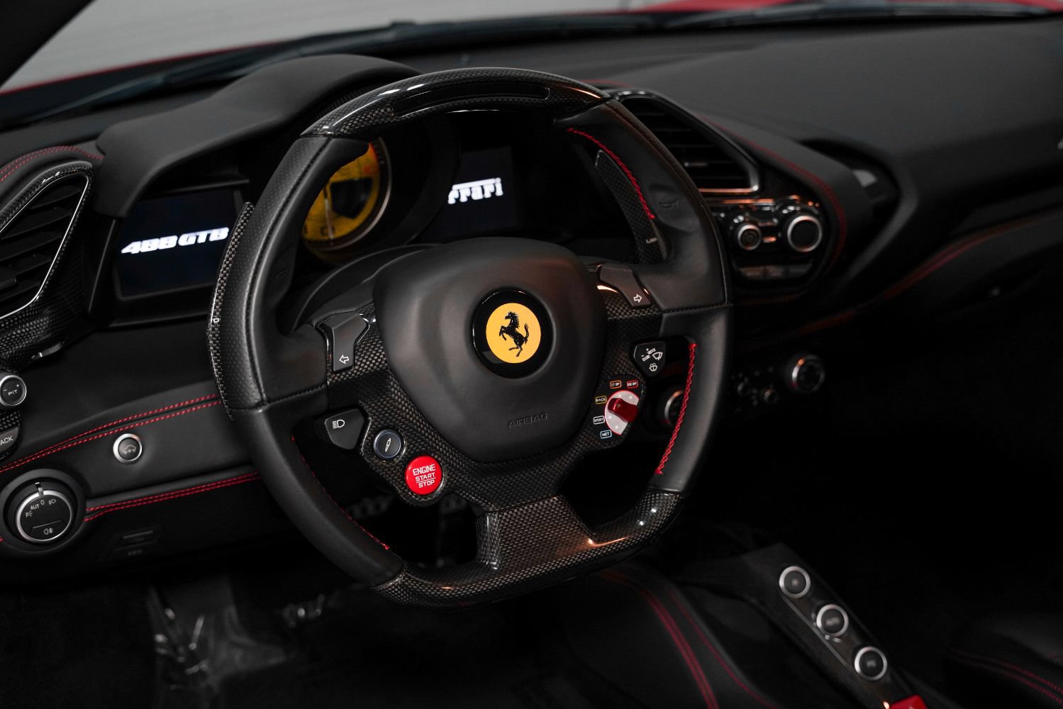 Used 2017 Ferrari 488 GTB RWD image 40