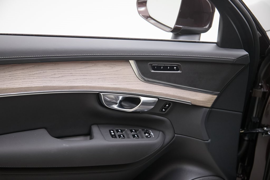 Used 2025 Volvo XC90 B6 Core w/ Protection Package image 11