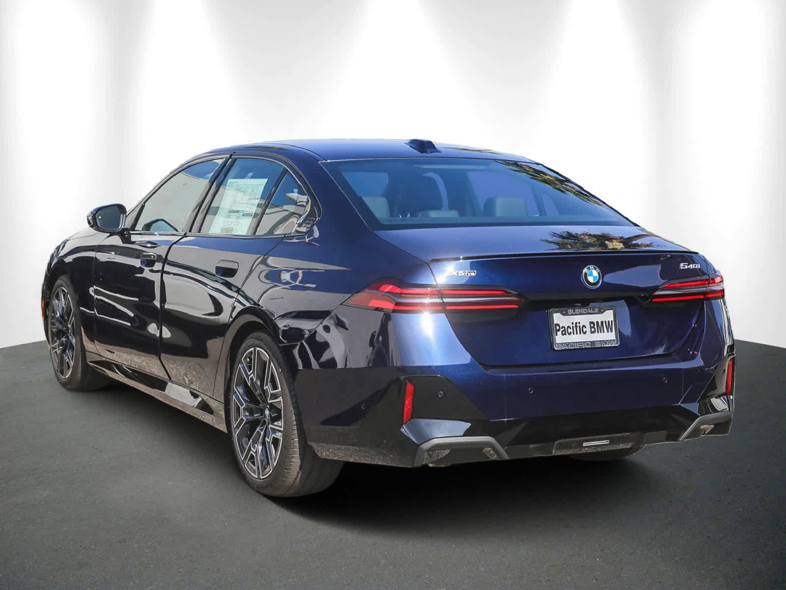 New 2026 BMW 540i xDrive w/ M Sport Package image 4